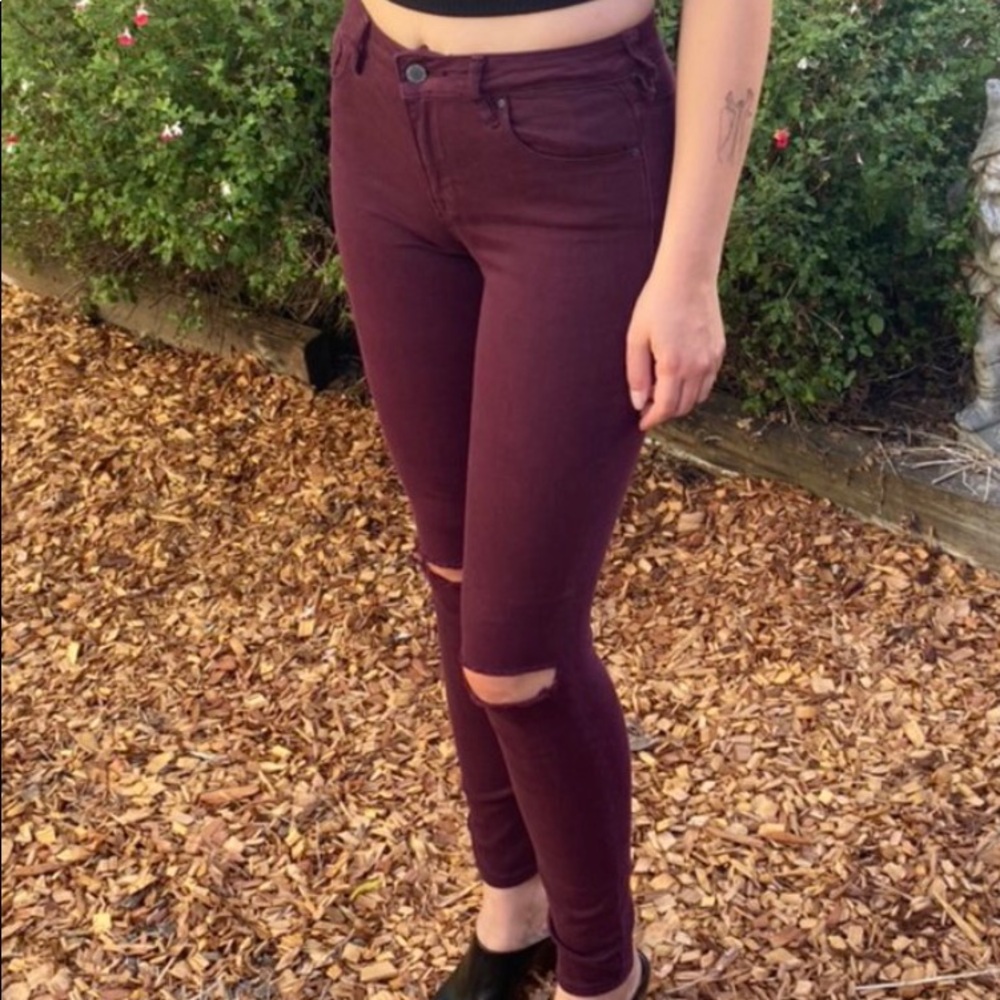 Maroon Distressed Jeans ❤️🍒